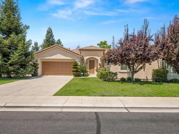$585,000 | 2222 Carson Avenue, Clovis, CA 93611