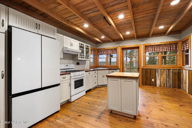 $799,000 | 2995 East Dufort Road, Sagle, ID 83860