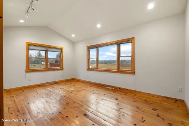 $799,000 | 2995 East Dufort Road, Sagle, ID 83860