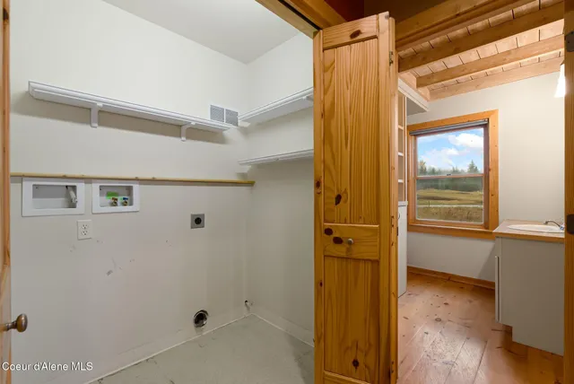 $799,000 | 2995 East Dufort Road, Sagle, ID 83860