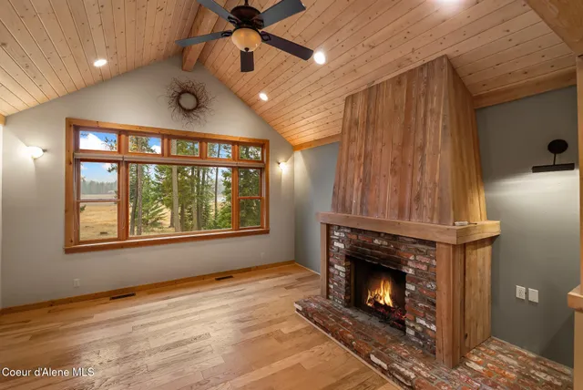 $799,000 | 2995 East Dufort Road, Sagle, ID 83860