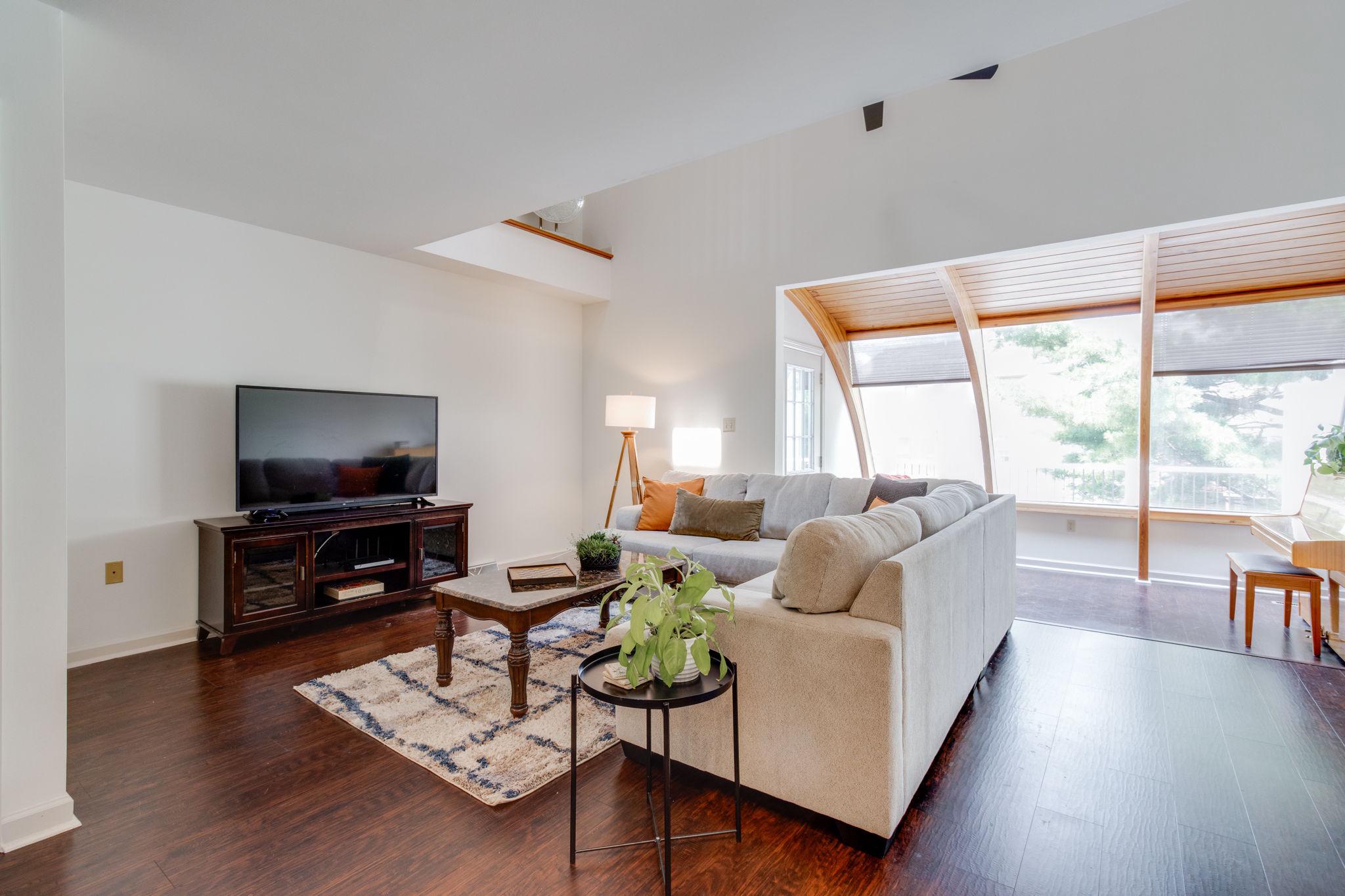127 Pepperton Court Lititz, PA 17543 - Photo 13 of 35 Living Room with Oversized Windows