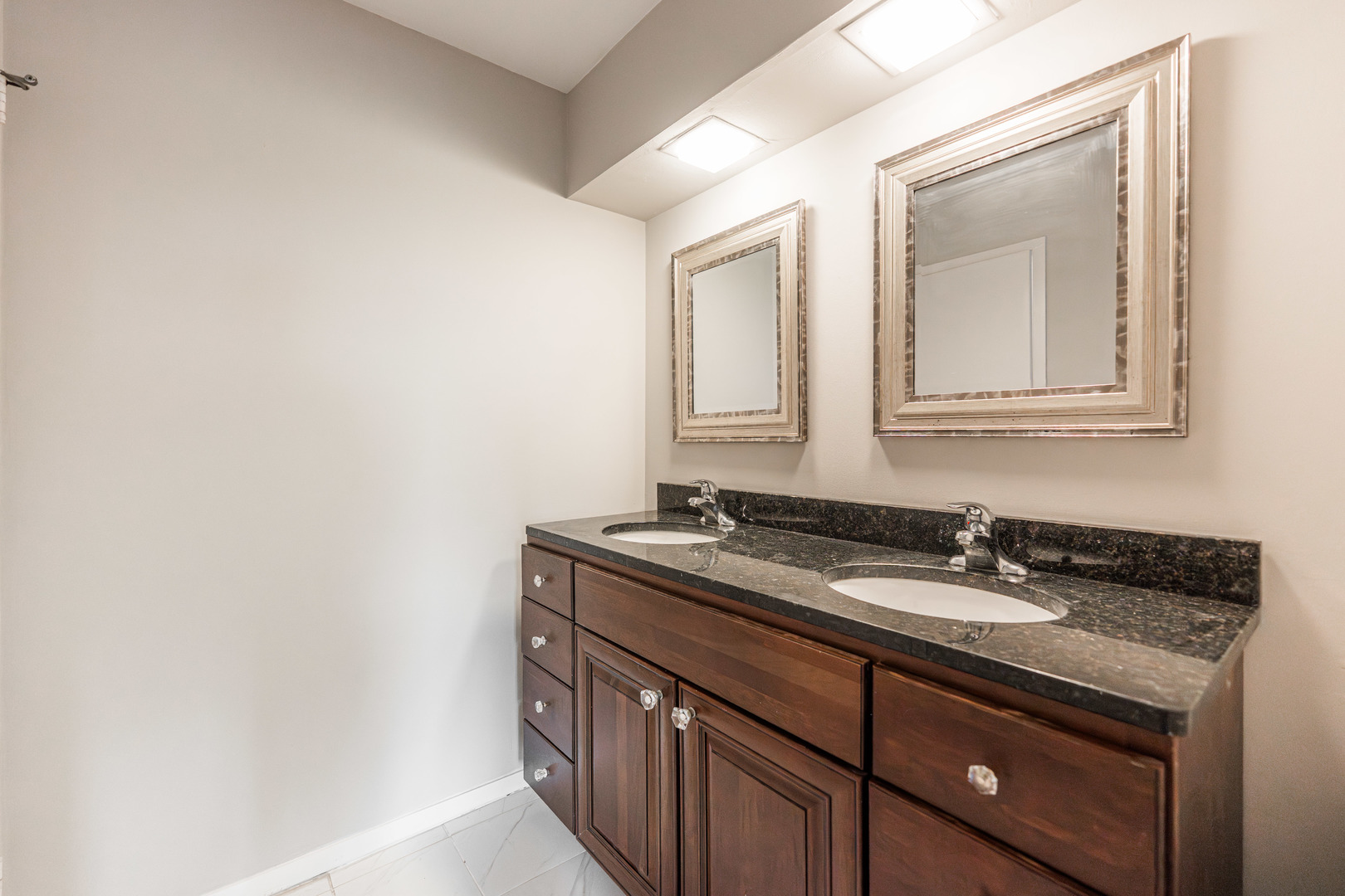 141 North La Grange Road, Unit 601 La Grange, IL 60525 - Photo 14 of 25