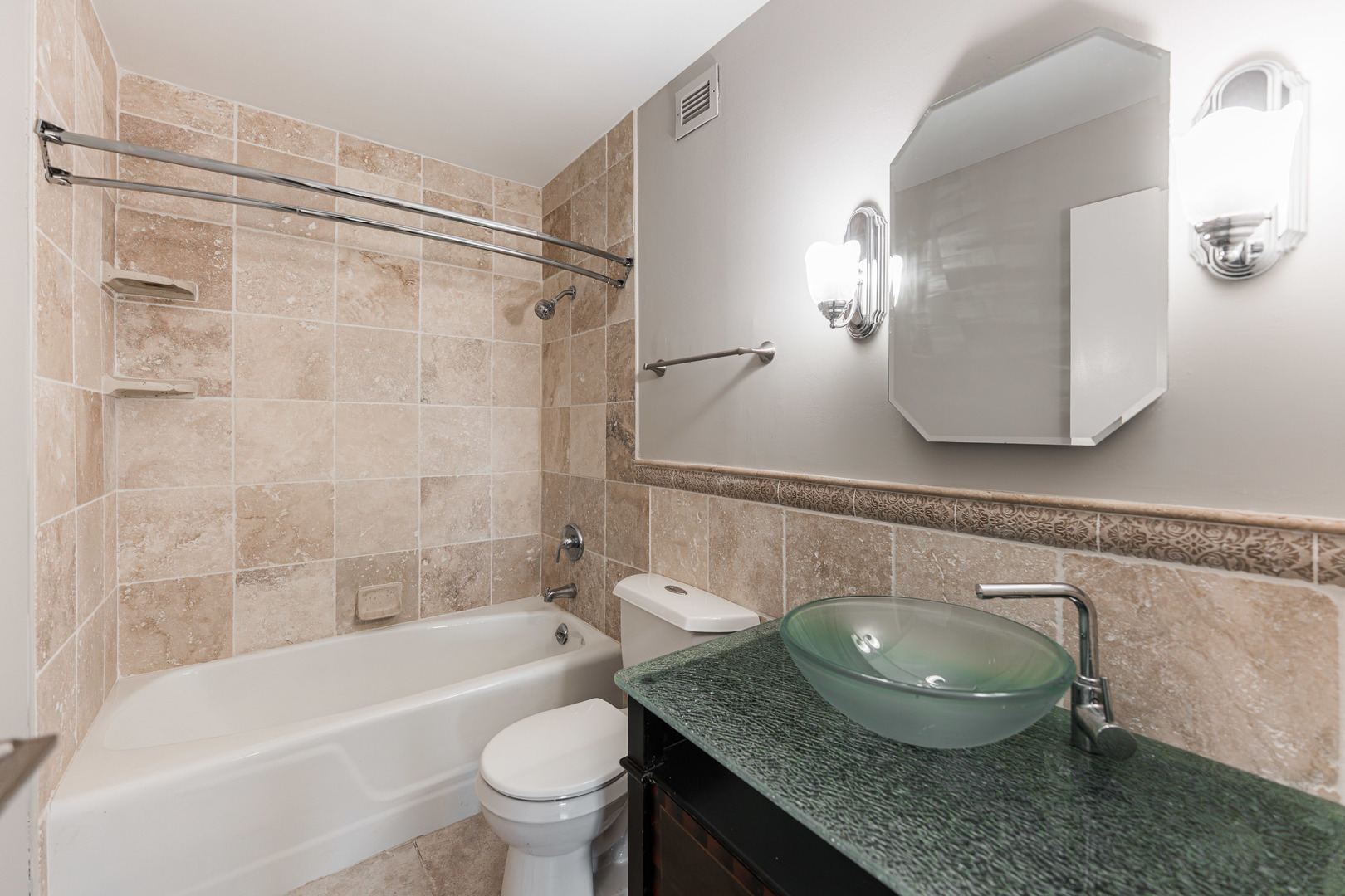 141 North La Grange Road, Unit 601 La Grange, IL 60525 - Photo 18 of 25