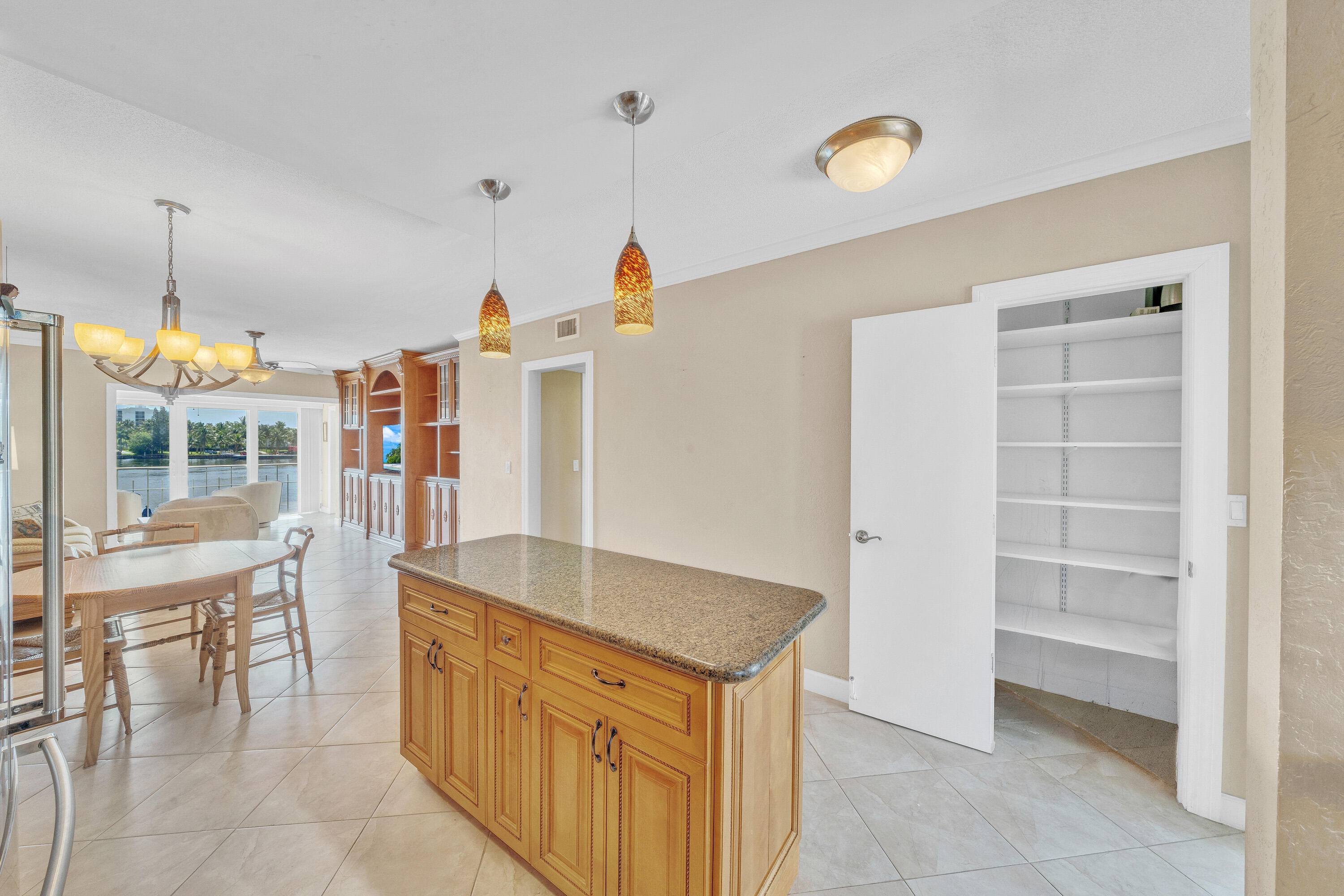 711 Northeast Harbour Terrace, Unit 409 Boca Raton, FL 33431 - Photo 9 of 42 6 Kitchen (6)