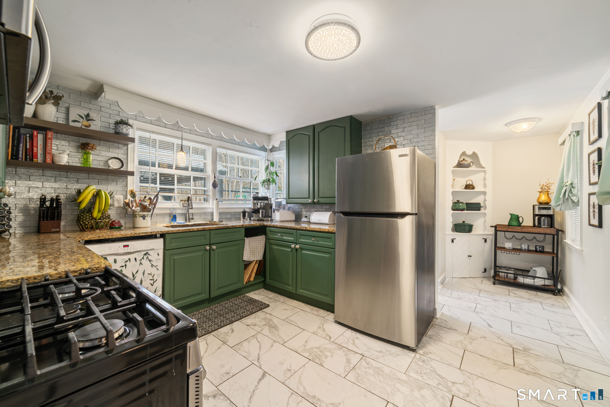 155 Eaton Avenue Meriden, CT 06451 - Photo 4 of 37