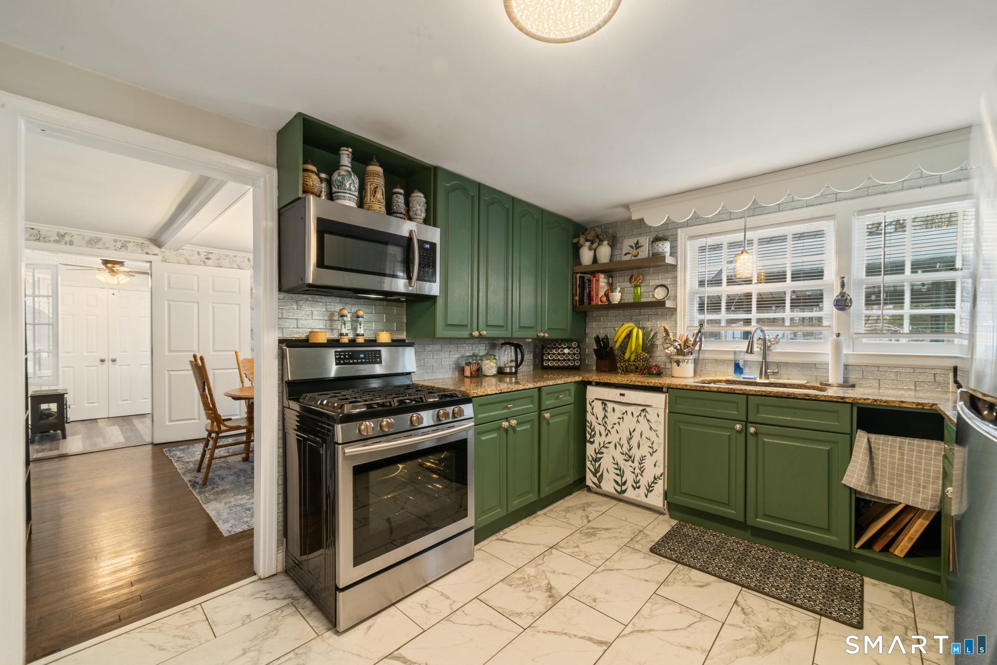 155 Eaton Avenue Meriden, CT 06451 - Photo 5 of 37