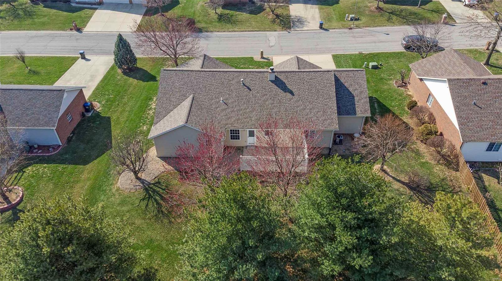 321 Benjamin Lane Waterloo, IL 62298 - Photo 2 of 33 Gallery Image 2