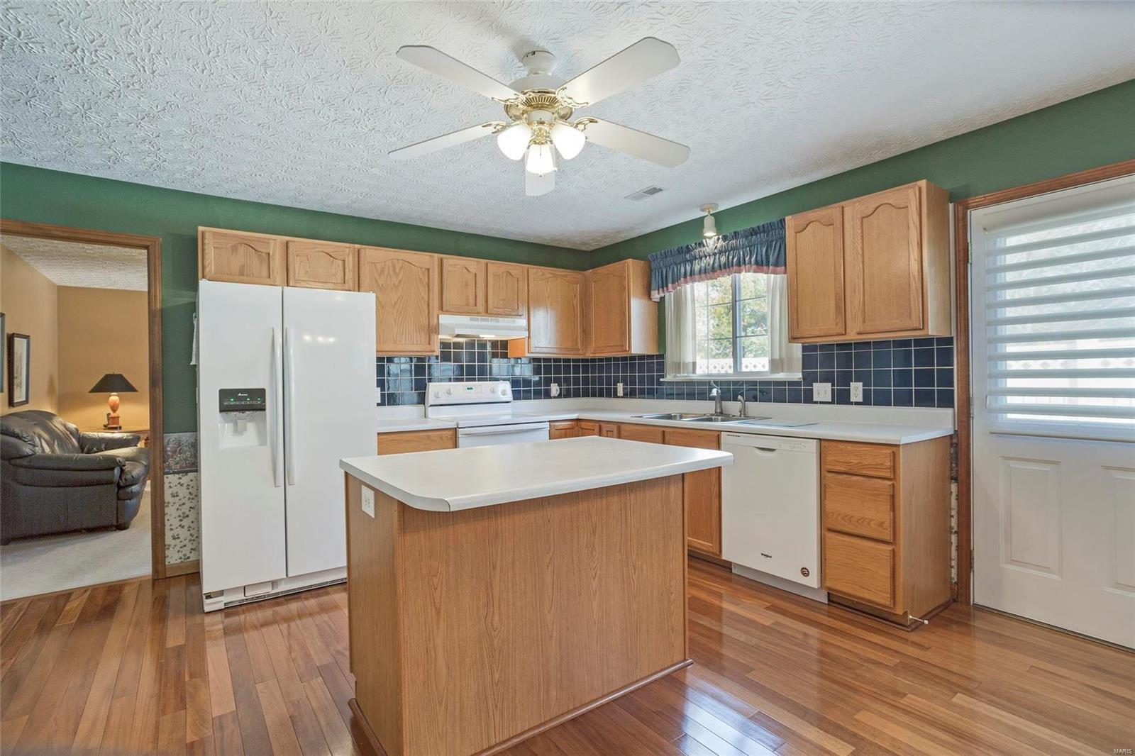 321 Benjamin Lane Waterloo, IL 62298 - Photo 11 of 33 Gallery Image 11