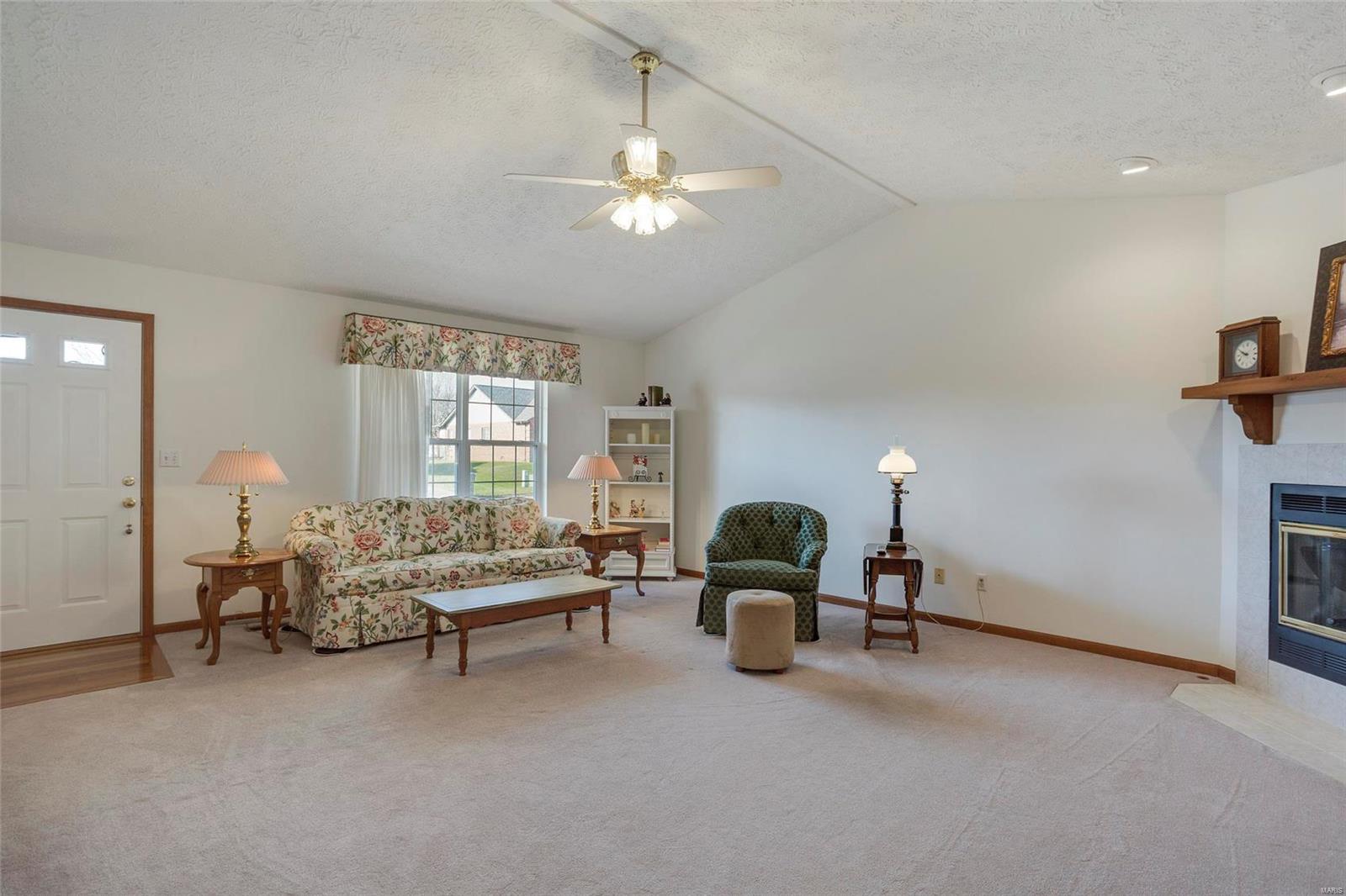 321 Benjamin Lane Waterloo, IL 62298 - Photo 6 of 33 Gallery Image 6