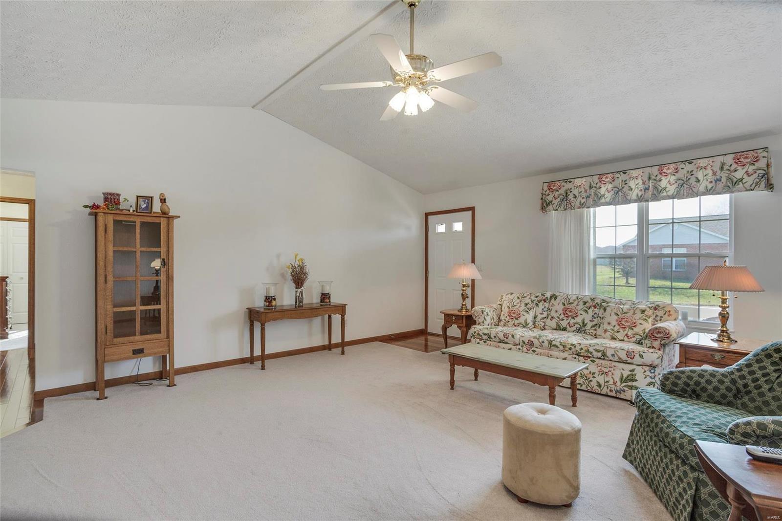 321 Benjamin Lane Waterloo, IL 62298 - Photo 7 of 33 Gallery Image 7