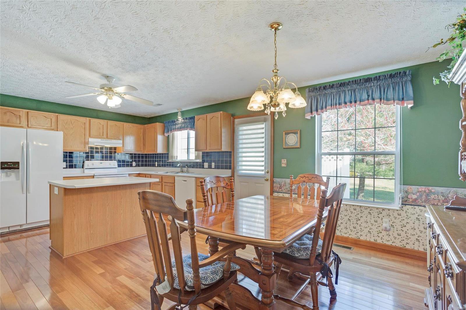 321 Benjamin Lane Waterloo, IL 62298 - Photo 9 of 33 Gallery Image 9