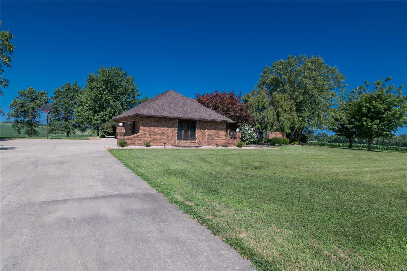 2113 Old Trenton Road Highland, IL 62249 - Photo 16 of 72 Gallery Image 16