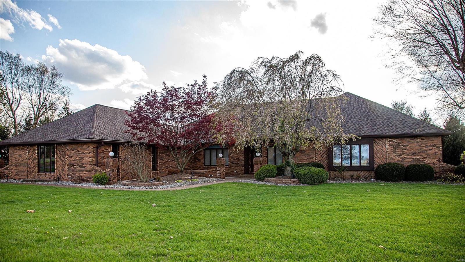 2113 Old Trenton Road Highland, IL 62249 - Photo 3 of 72 Gallery Image 3