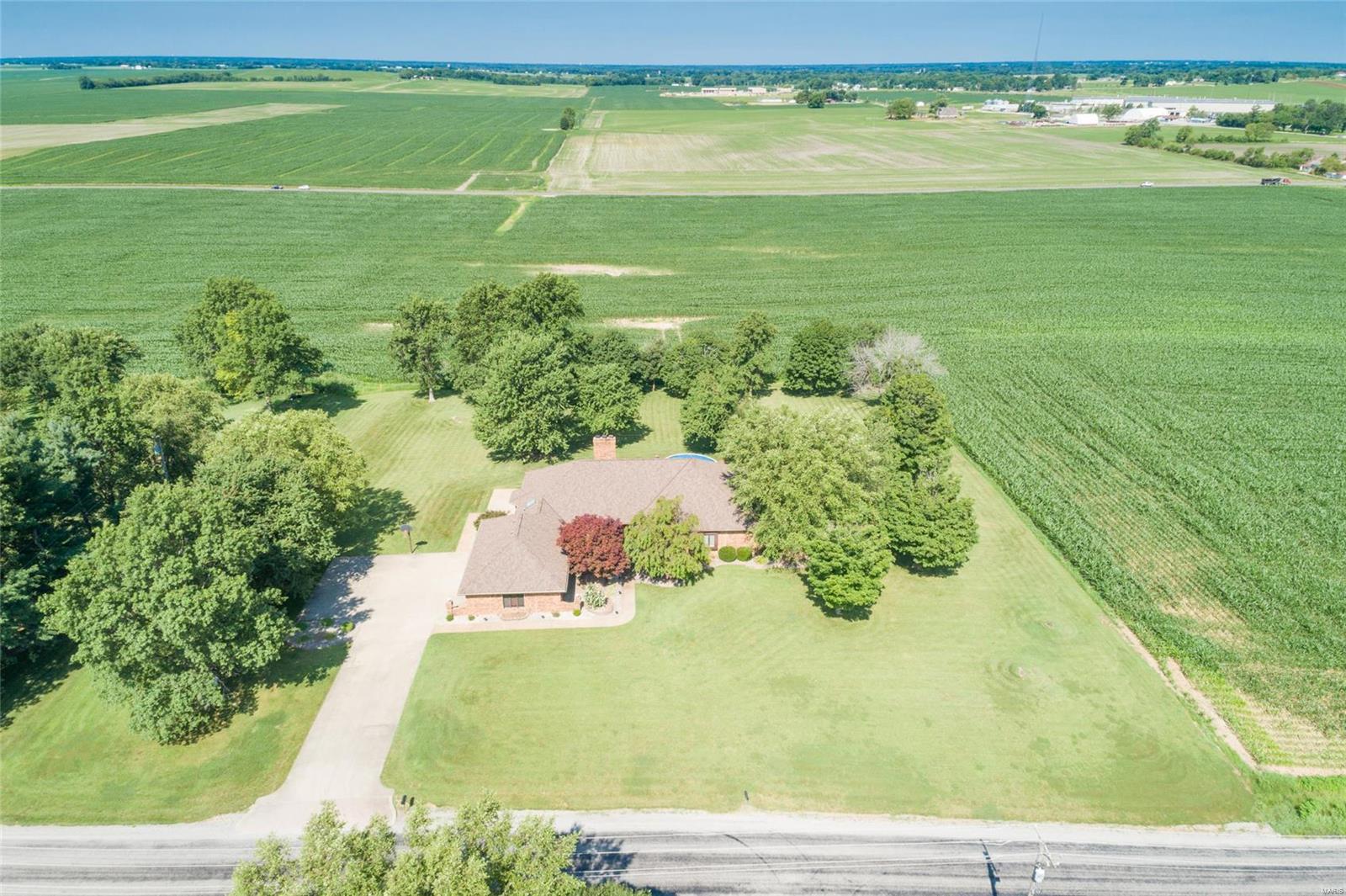 2113 Old Trenton Road Highland, IL 62249 - Photo 10 of 72 Gallery Image 10