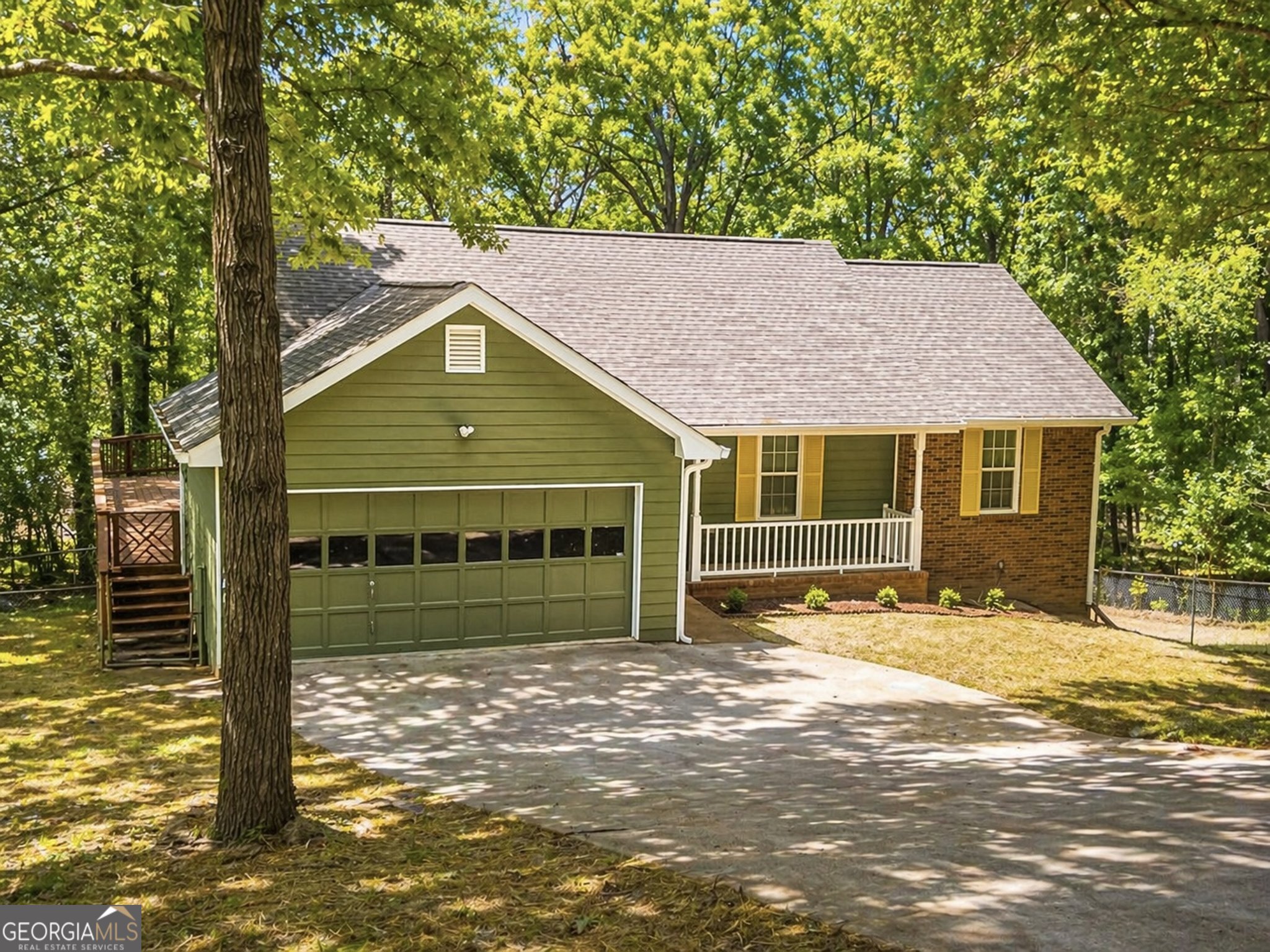 217 Briarpatch Court Stockbridge, GA 30281 - Photo 2 of 33