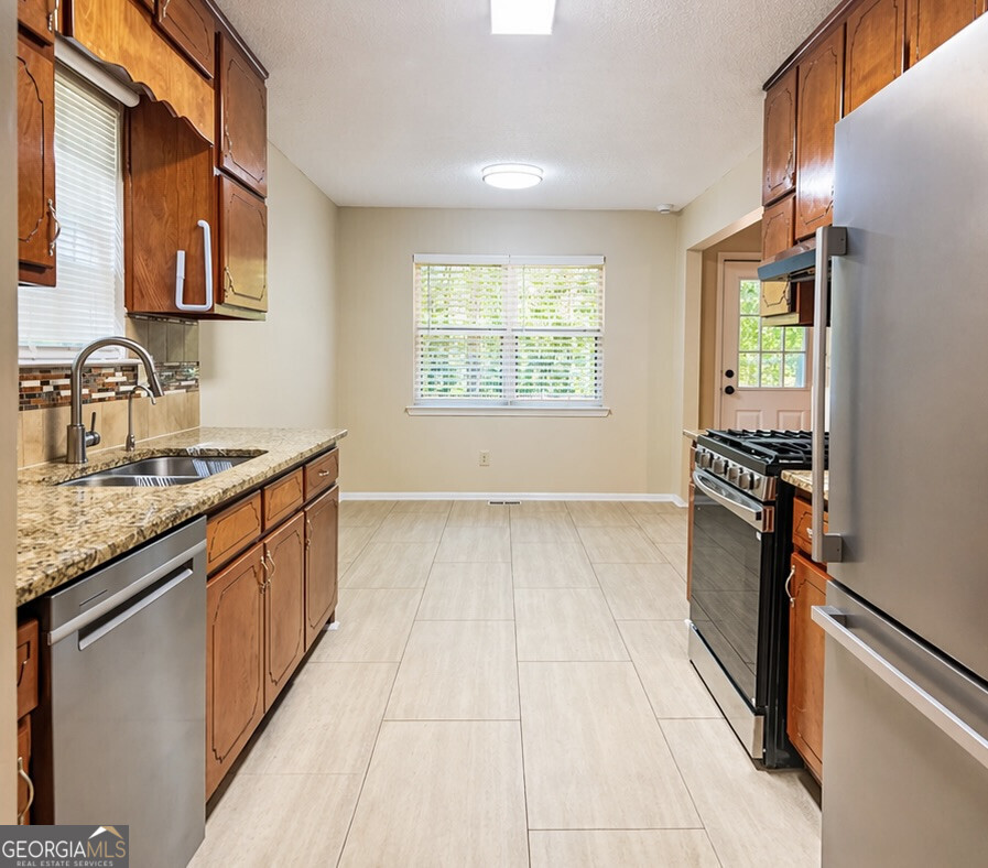 217 Briarpatch Court Stockbridge, GA 30281 - Photo 10 of 33
