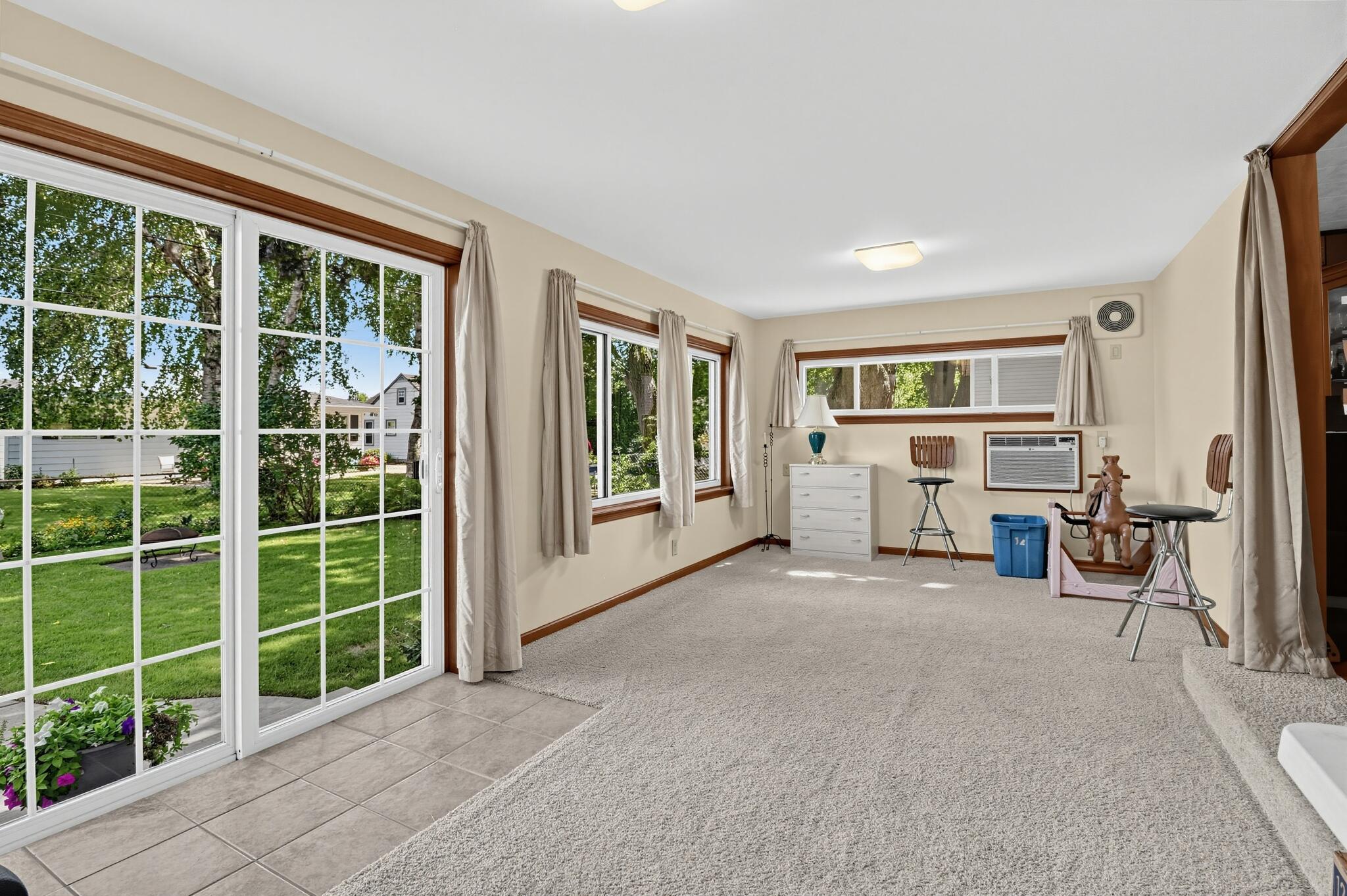 2515 Dombrowski Boulevard Racine, WI 53405 - Photo 15 of 22 26_2515_Dombrowski_Blvd-Others-6635