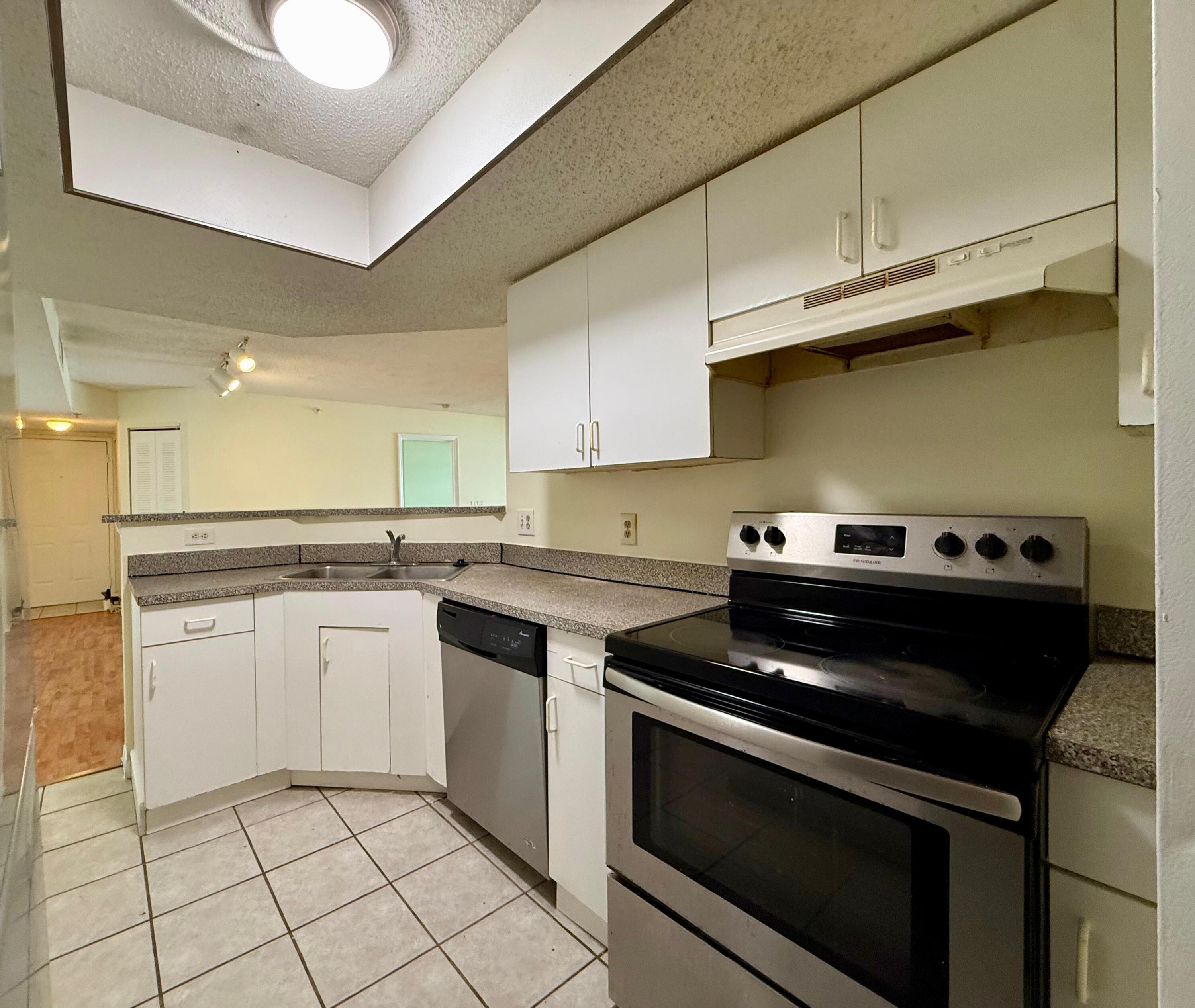5065 Wiles Road, Unit 204 Coconut Creek, FL 33073 - Photo 1 of 14 WhatsApp Image 2026-04-23 at 17.13.12
