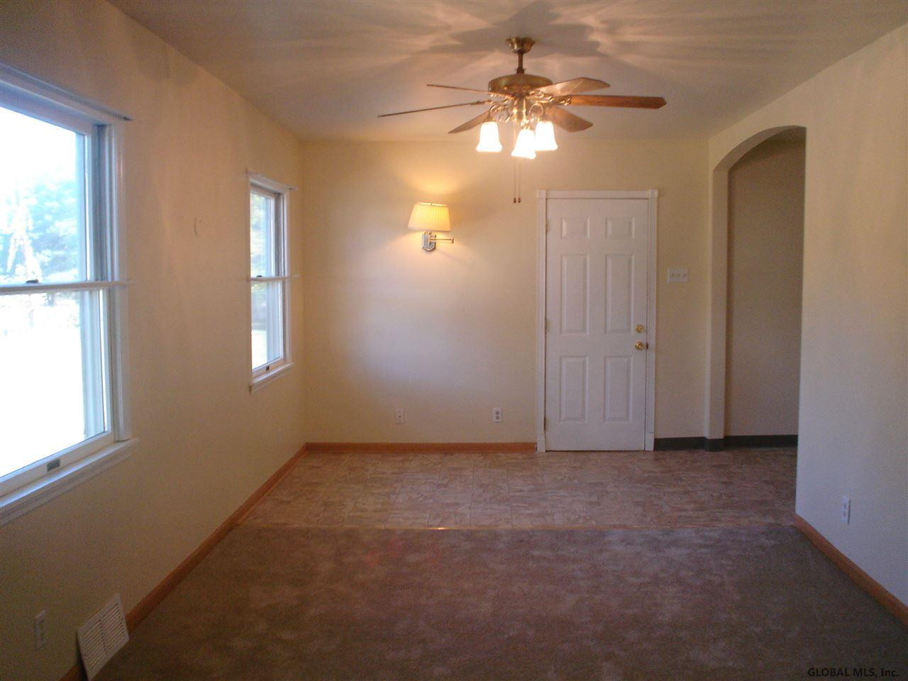 397 East Campbell Road Rotterdam, NY 12303 - Photo 4 of 18 Photo 4