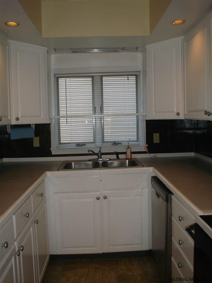 397 East Campbell Road Rotterdam, NY 12303 - Photo 6 of 18 Photo 6