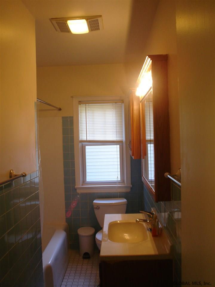 397 East Campbell Road Rotterdam, NY 12303 - Photo 8 of 18 Photo 8