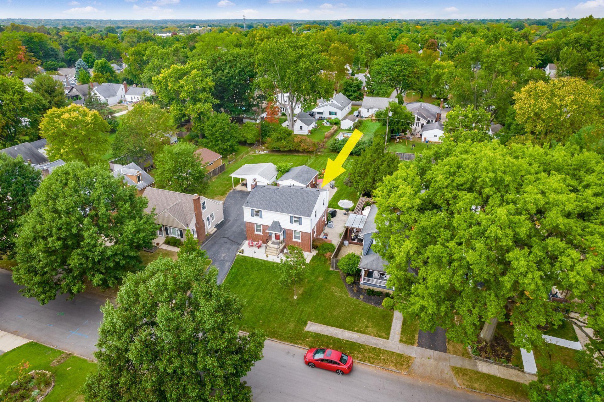 196 East Beaumont Road Columbus, OH 43214 - Photo 43 of 49 aerial 2