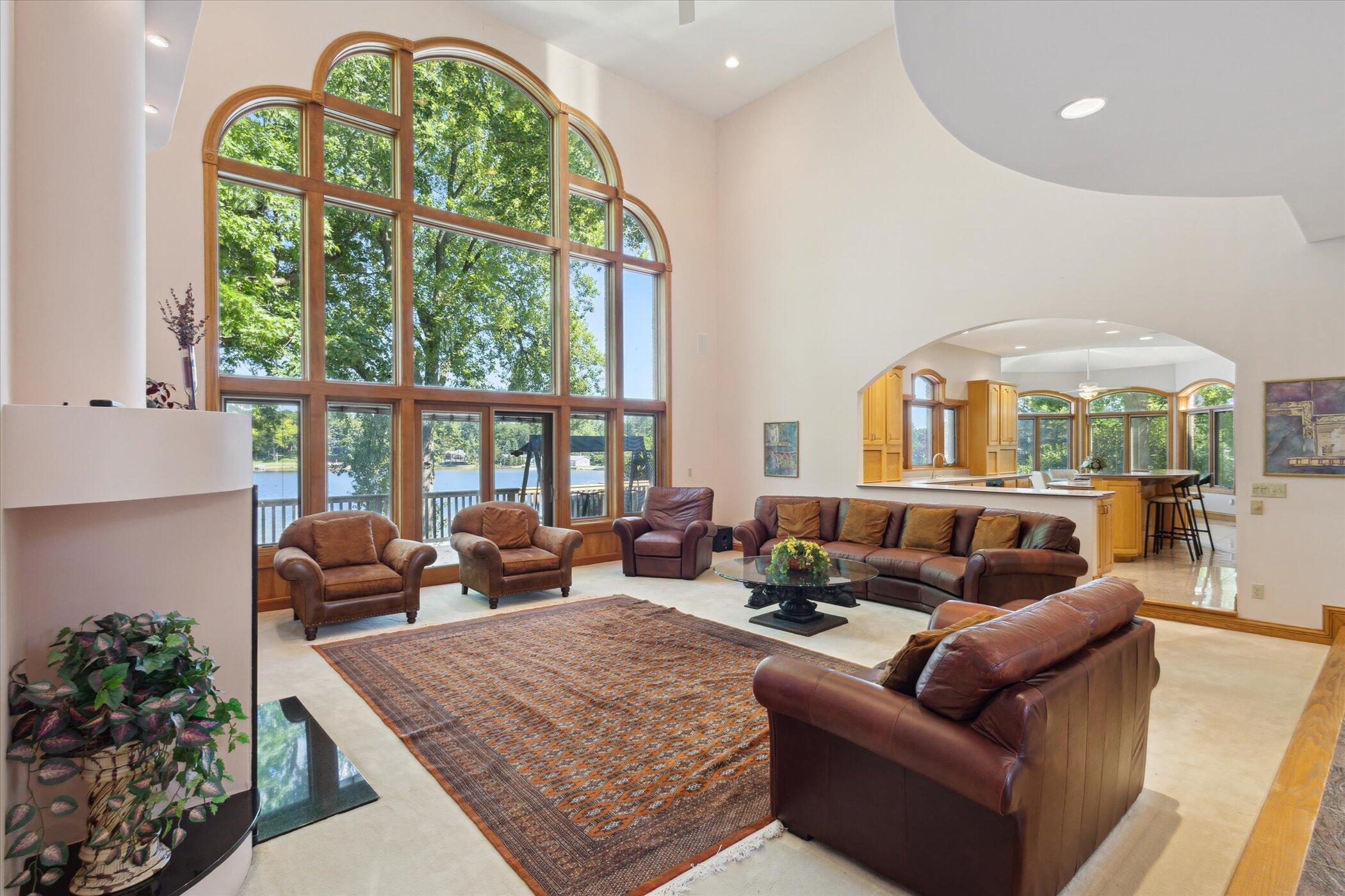 6076 Browns Lake Road Jackson, MI 49203 - Photo 13 of 90 12 Family Room