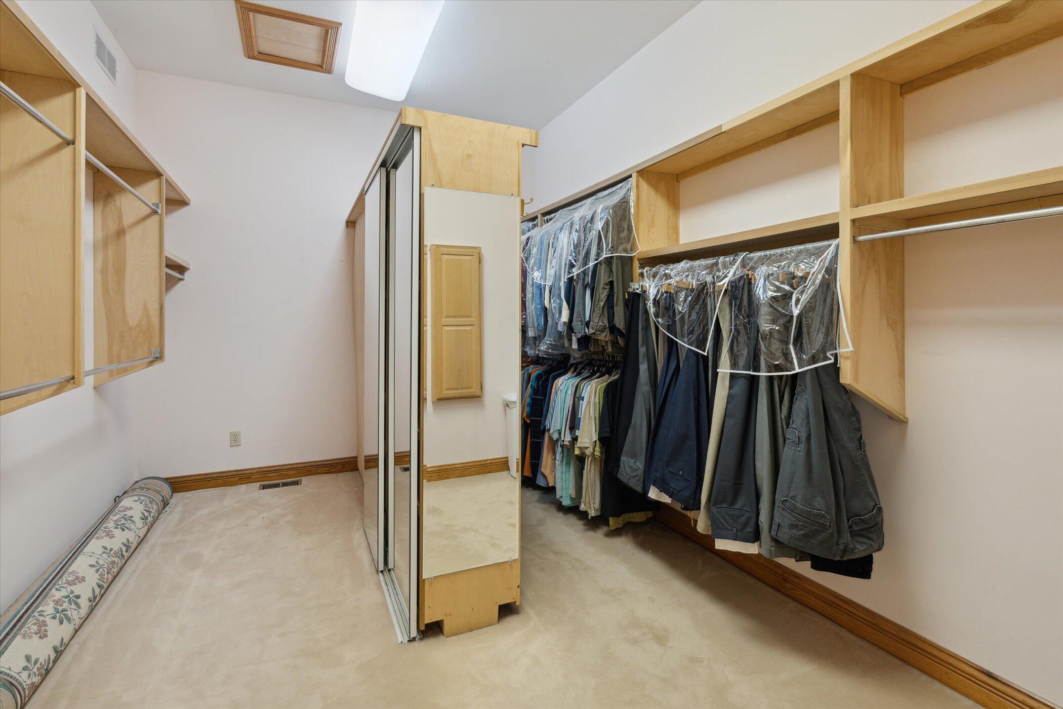 6076 Browns Lake Road Jackson, MI 49203 - Photo 28 of 90 27 Lvl 1 Primary Suite