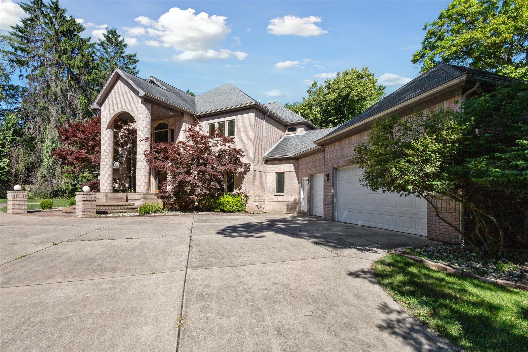 6076 Browns Lake Road Jackson, MI 49203 - Photo 5 of 90 4 Front