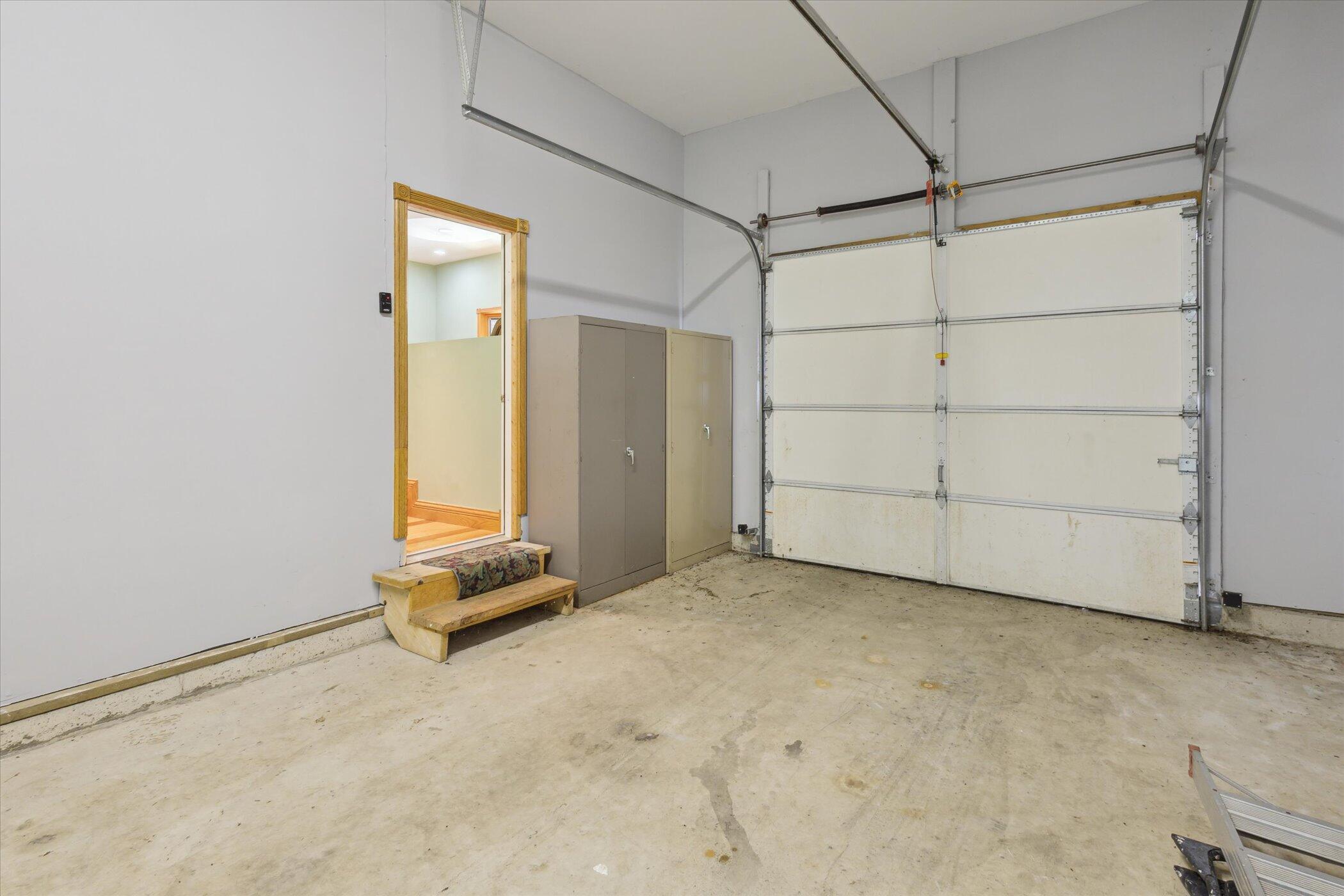 6076 Browns Lake Road Jackson, MI 49203 - Photo 70 of 90 70 Garage 2