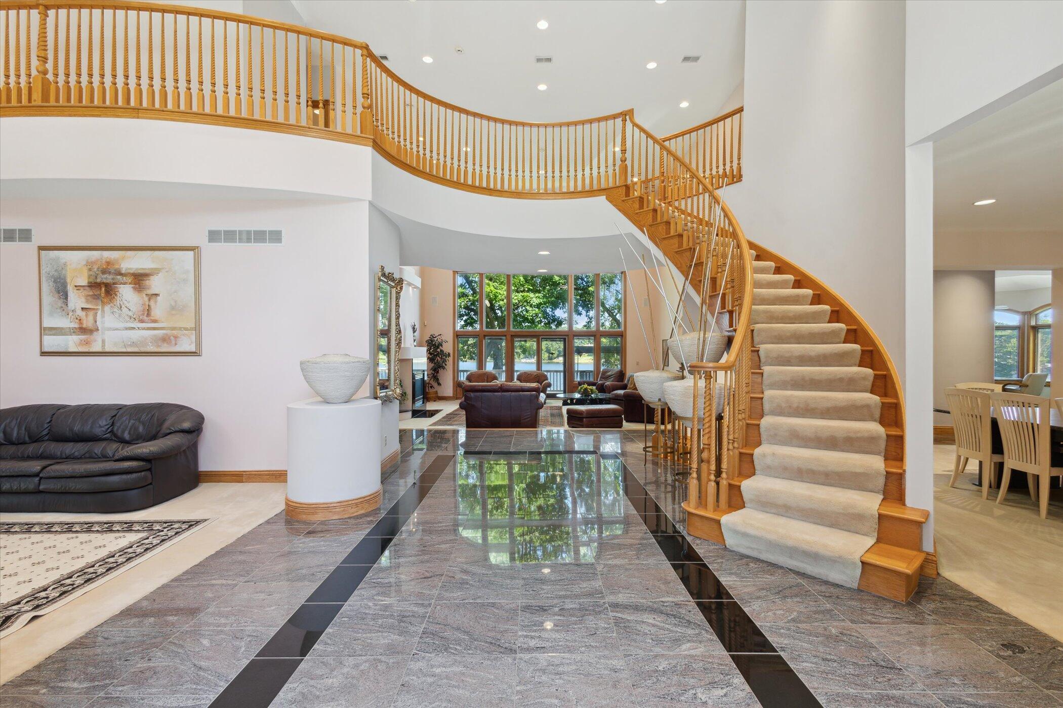 6076 Browns Lake Road Jackson, MI 49203 - Photo 8 of 90 7 Foyer