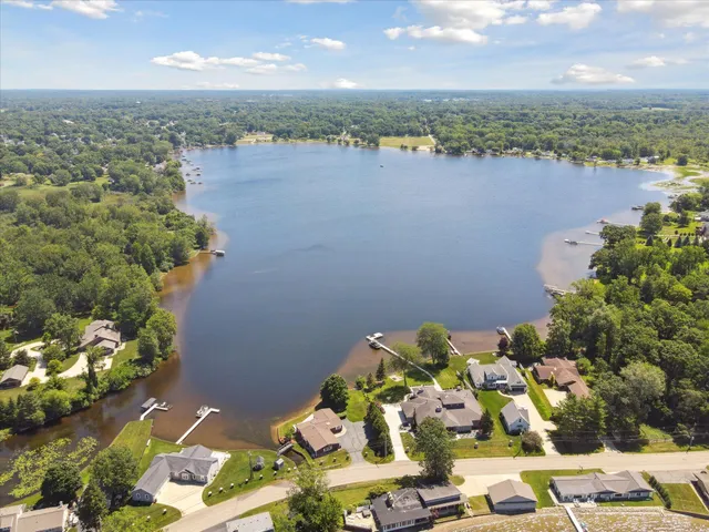 $1,195,000 | 6076 Browns Lake Road, Jackson, MI 49203