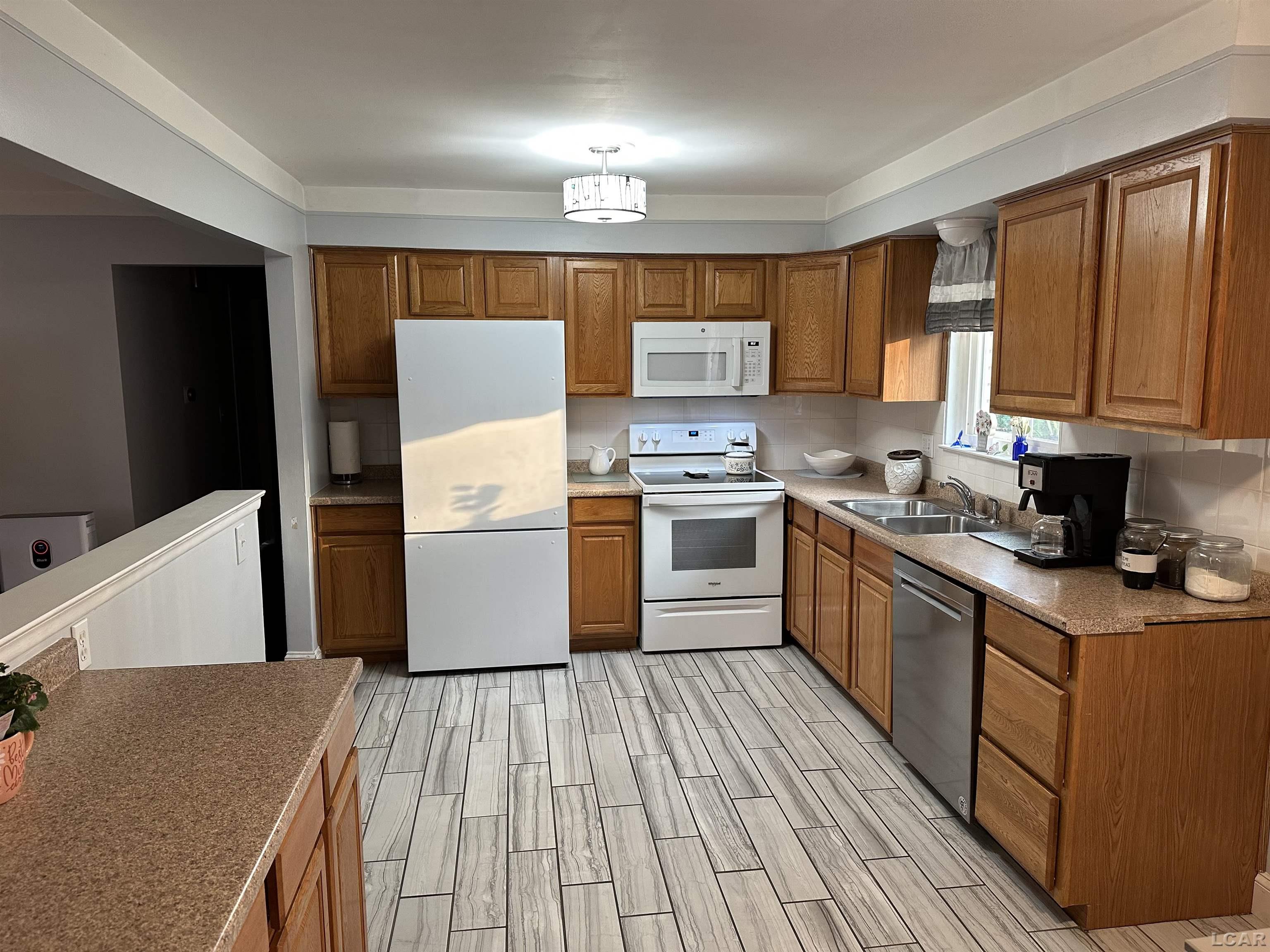 25468 Reeck Road Trenton, MI 48183 - Photo 3 of 49 50114961-3.JPG