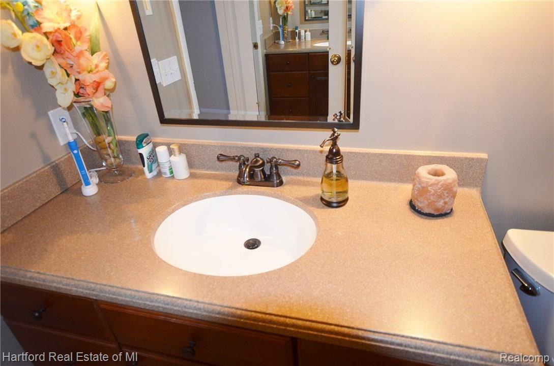 36101 Hardenburg Road Farmington, MI 48331 - Photo 30 of 47 DSC_0218.JPG