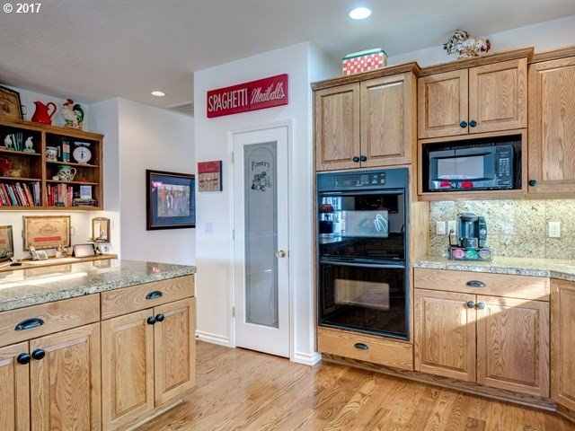 6107 Northwest 202nd Circle Ridgefield, WA 98642 - Photo 18 of 32 Gallery Image 18