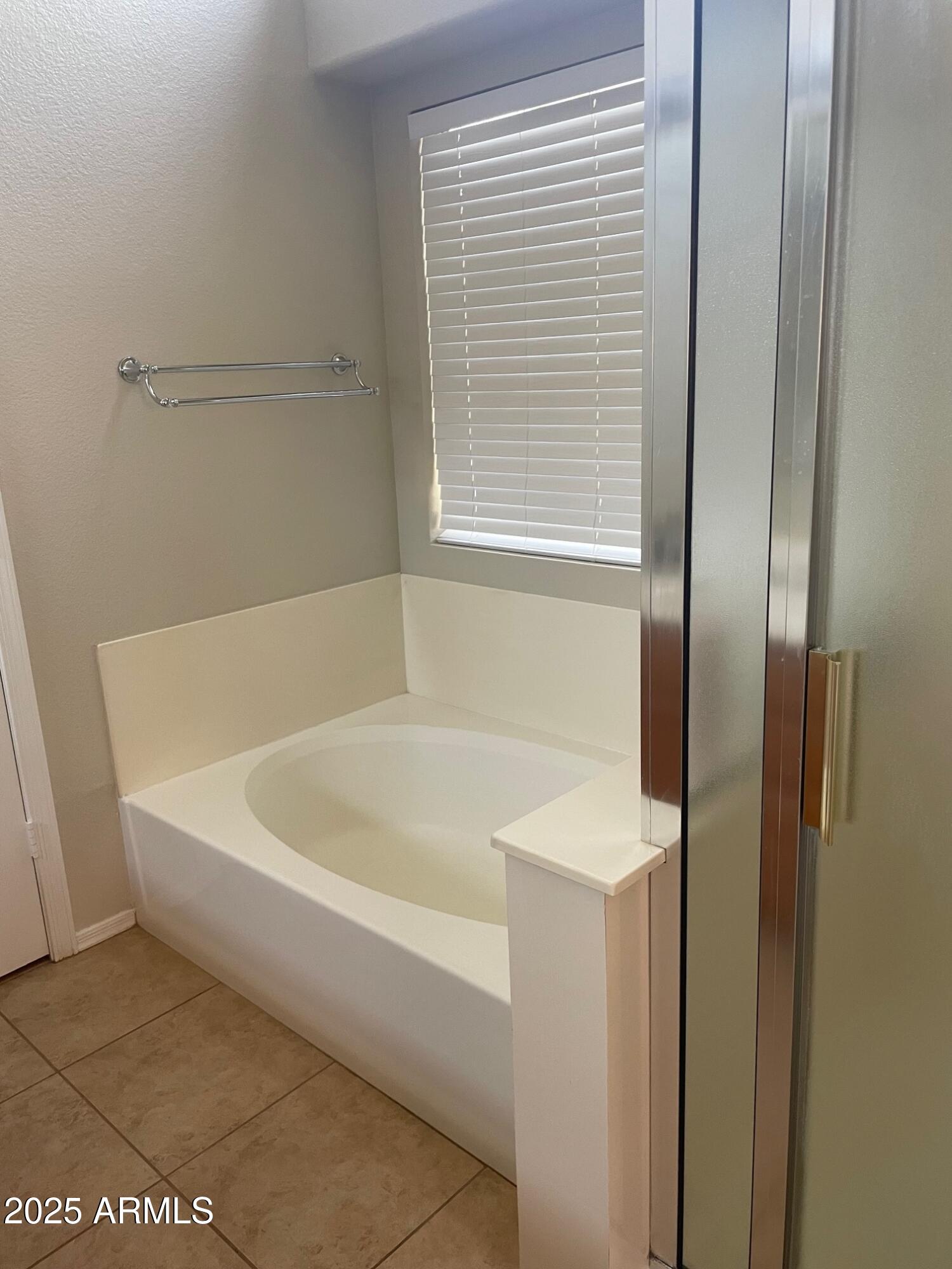 4708 East Weaver Road Phoenix, AZ 85050 - Photo 11 of 15 Master bath