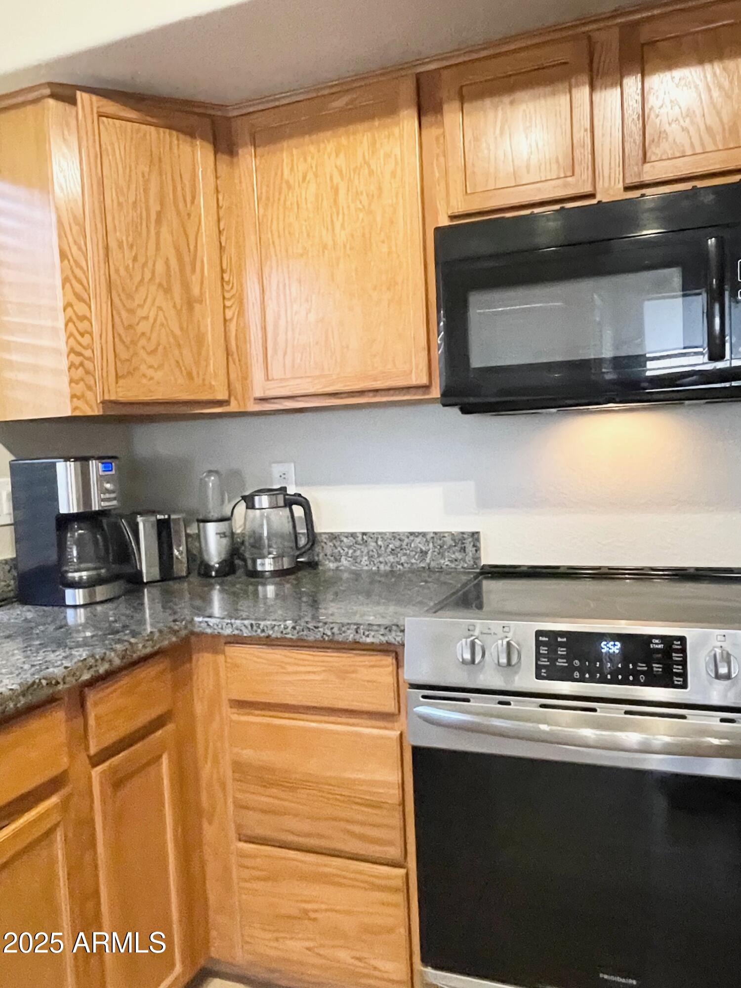 4708 East Weaver Road Phoenix, AZ 85050 - Photo 7 of 15 Kitchen 2