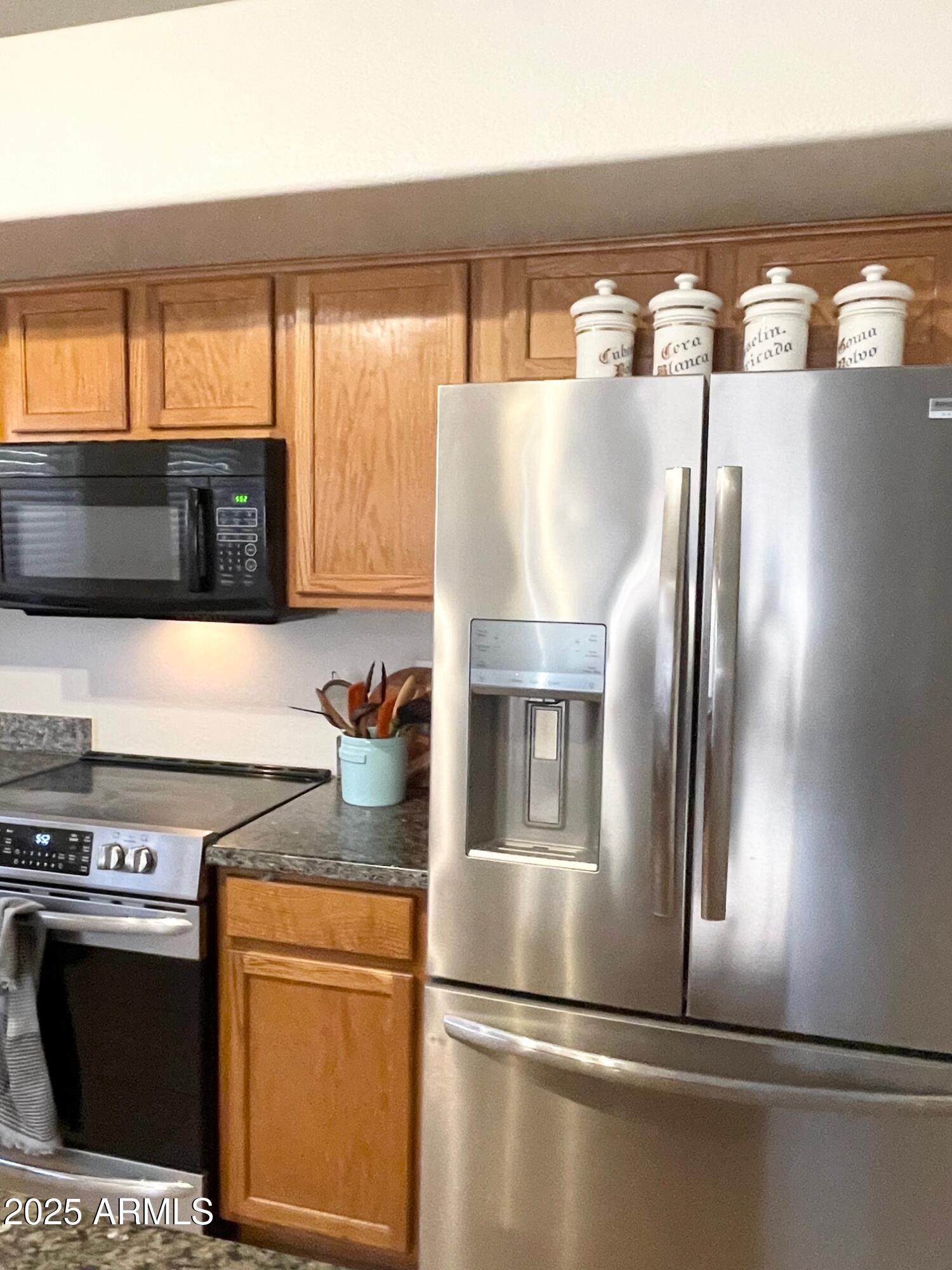 4708 East Weaver Road Phoenix, AZ 85050 - Photo 8 of 15 Appliances