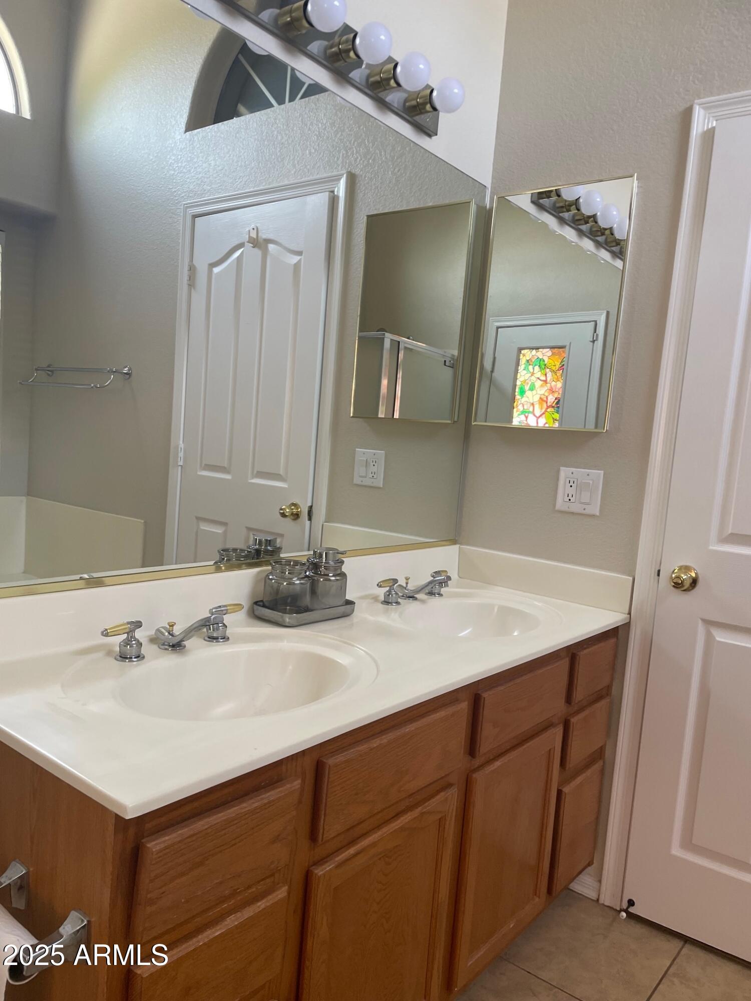 4708 East Weaver Road Phoenix, AZ 85050 - Photo 10 of 15 Bath
