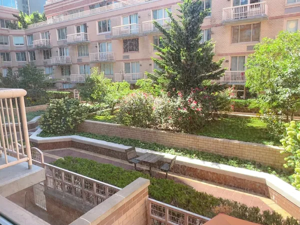 $3,500 | 393 West 49th Street, Unit 3MM | Hell's Kitchen