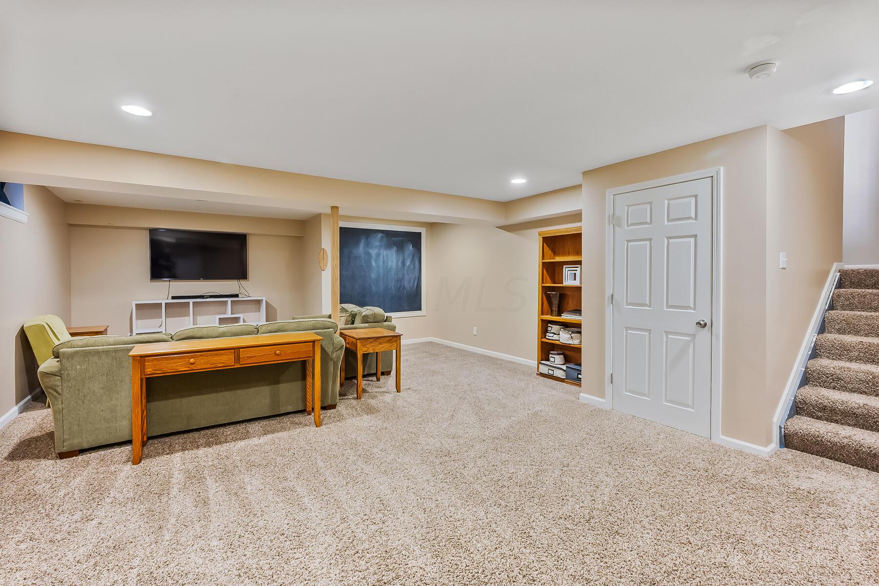 7198 Springview Lane Dublin, OH 43016 - Photo 33 of 38 36-web-or-mls-7198 Springview Ln-136