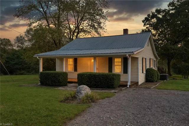 $200,000 | 4609 Courtney-Huntsville Road, Yadkinville, NC 27055