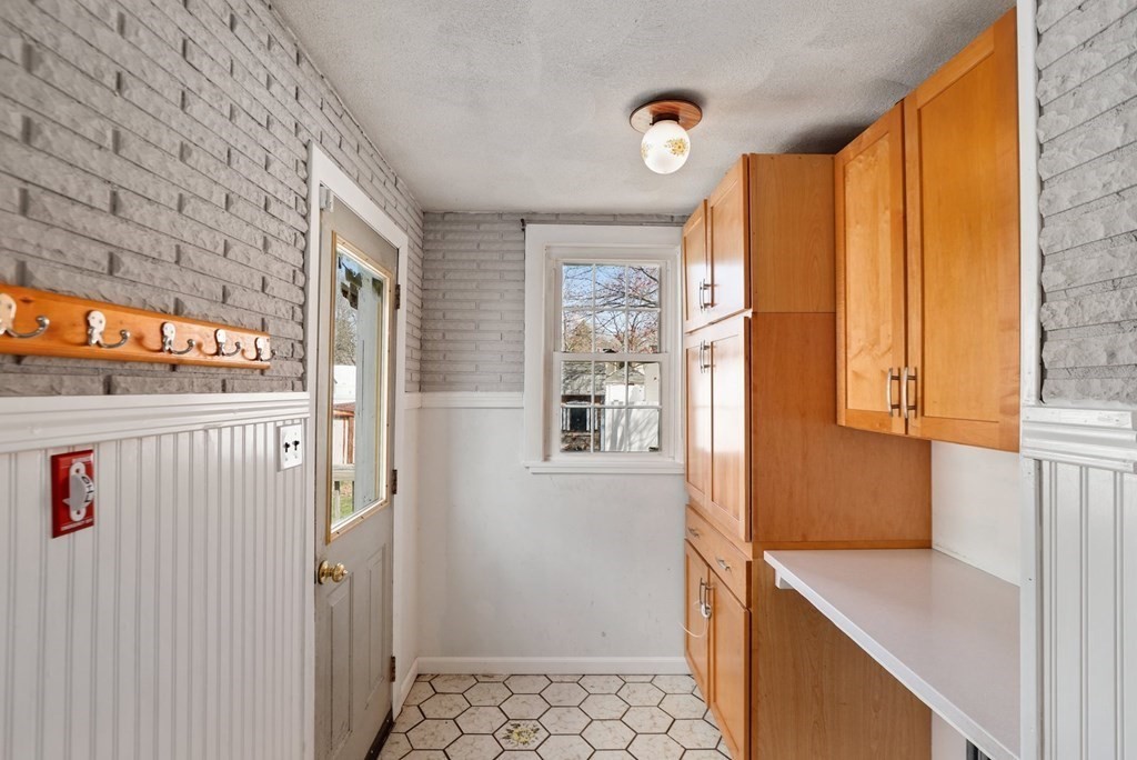 858 Boston Road Billerica, MA 01821 - Photo 12 of 32 Gallery Image 12