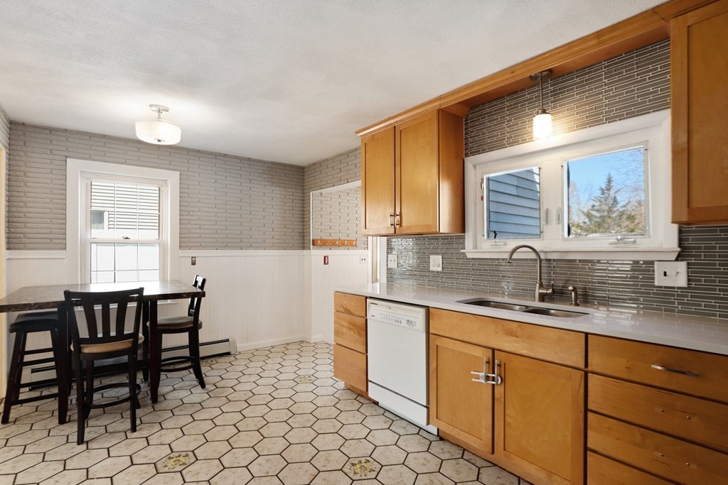 858 Boston Road Billerica, MA 01821 - Photo 8 of 32 Gallery Image 8