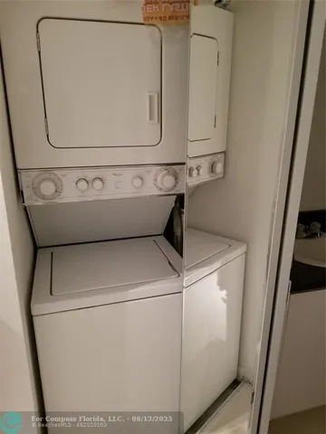 $1,800 | Undisclosed Address, Pembroke Pines, FL 33027