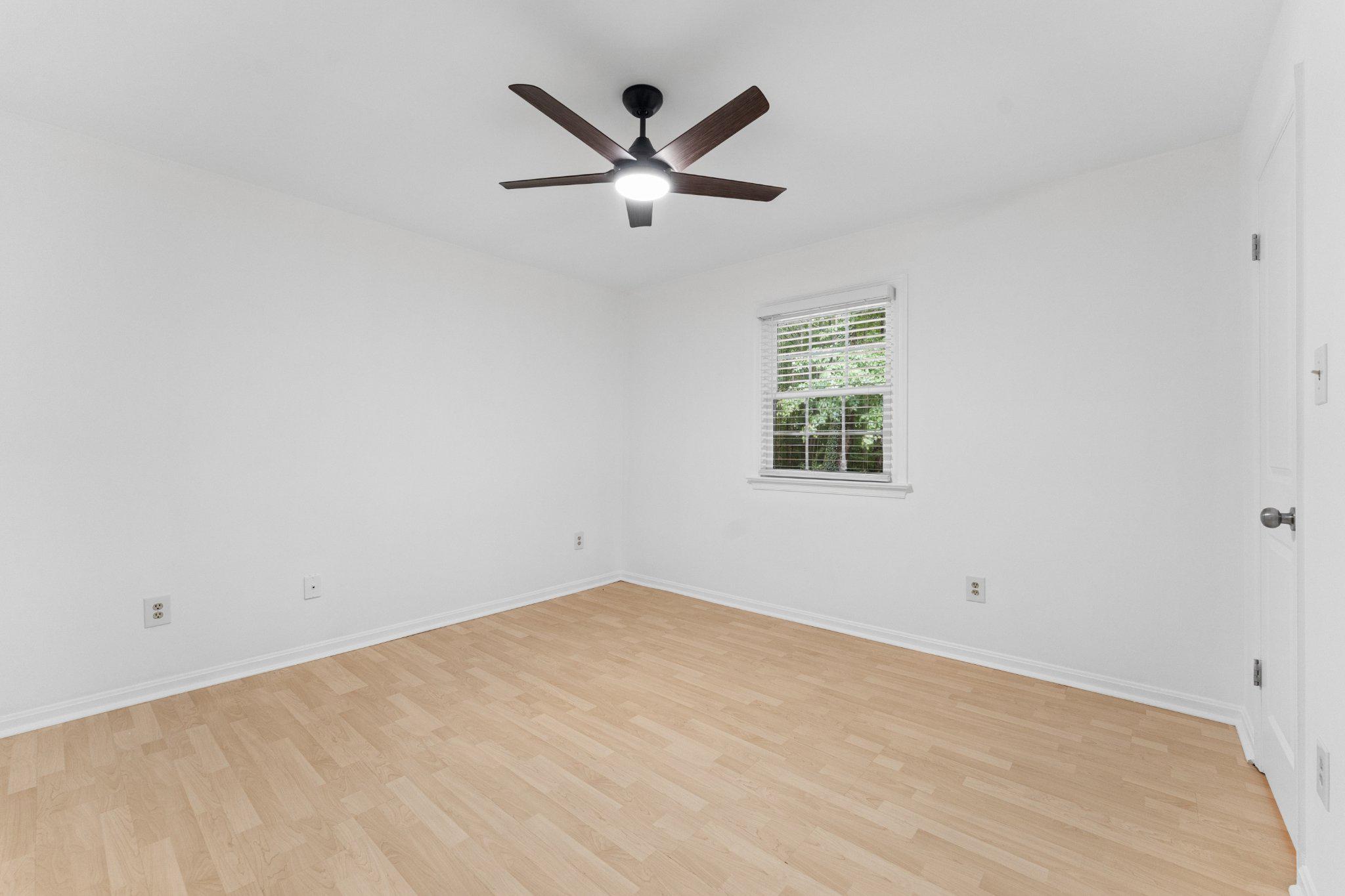 3219 Fox Mill Road Oakton, VA 22124 - Photo 35 of 87 Bright and airy 2nd bedroom.