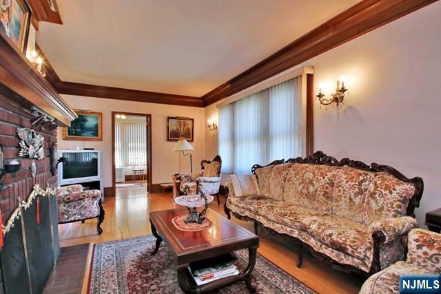 333 Henry Street Hasbrouck Heights, NJ 07604 - Photo 3 of 27
