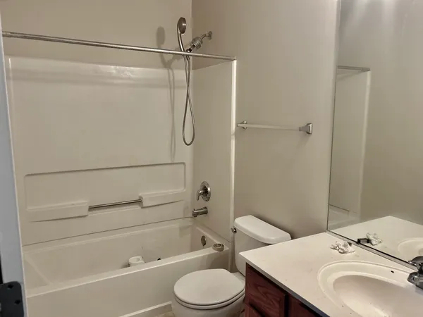 $2,600 | 508 Metropolitan Street, Aurora, IL 60502