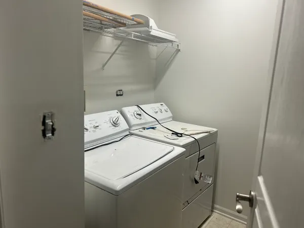 $2,600 | 508 Metropolitan Street, Aurora, IL 60502